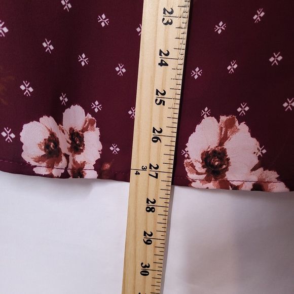 Torrid Blouse Womens 1X Burgundy Floral Print Chiffon - Picture 6 of 10
